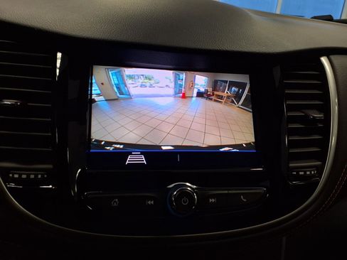 Used 2020 Chevrolet Trax LT w/ LT Convenience Package FWD image 24