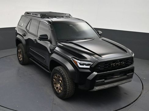 Used 2025 Toyota 4Runner Trailhunter AWD/4WD image 17