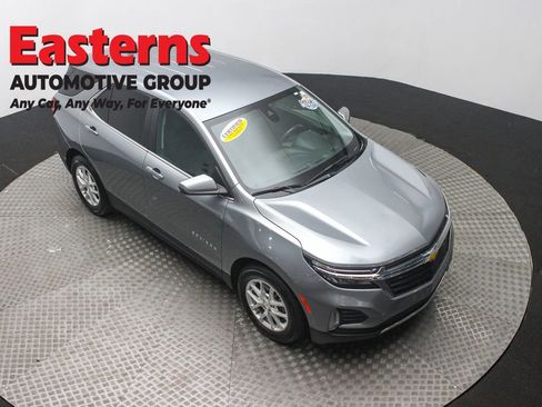 Used 2024 Chevrolet Equinox LT image 3