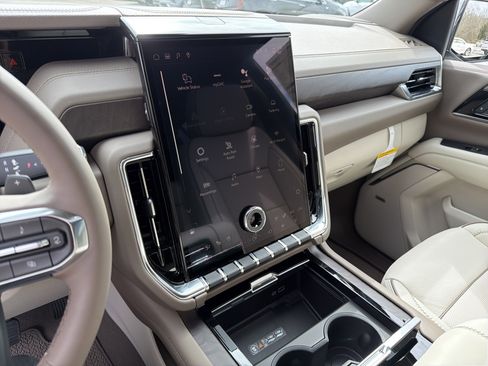 New 2026 GMC Yukon XL Denali image 31