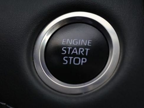 Used 2024 Toyota Highlander XLE AWD/4WD image 18