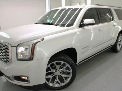 Used 2018 GMC Yukon XL Denali w/ Denali Ultimate Package image 30