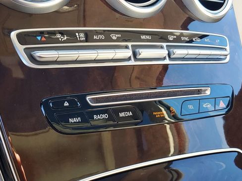 Used 2018 Mercedes-Benz GLC 300 image 27