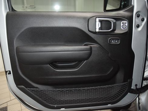 Used 2024 Jeep Wrangler Unlimited Sport AWD/4WD image 44