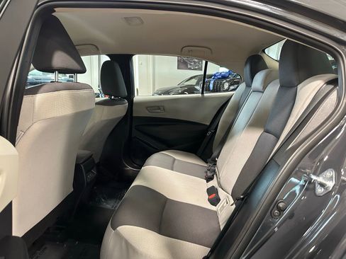 Used 2025 Toyota Corolla LE image 29