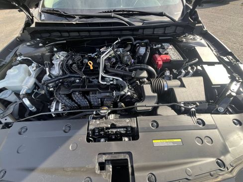 Used 2025 Nissan Altima 2.5 SV FWD image 32