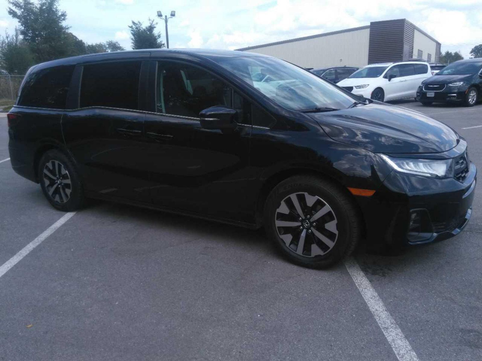 Used 2025 Honda Odyssey EX-L image 3