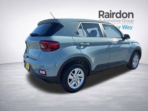 Used 2025 Hyundai Venue SE FWD image 9