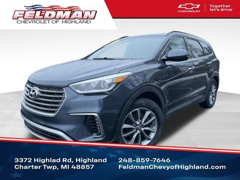 Used 2017 Hyundai Santa Fe SE w/ Cargo Package image 1