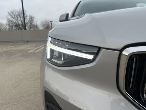 Certified 2025 Volvo XC40 B5 Core image 10