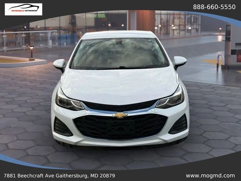 Used 2019 Chevrolet Cruze LT w/ Convenience Package FWD image 6