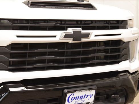 Used 2024 Chevrolet Silverado 2500 Custom w/ Custom Value Package AWD/4WD image 11