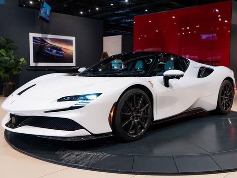 Used 2025 Ferrari SF90 Spider image 41