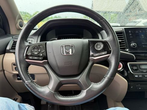 Used 2020 Honda Pilot Touring image 10
