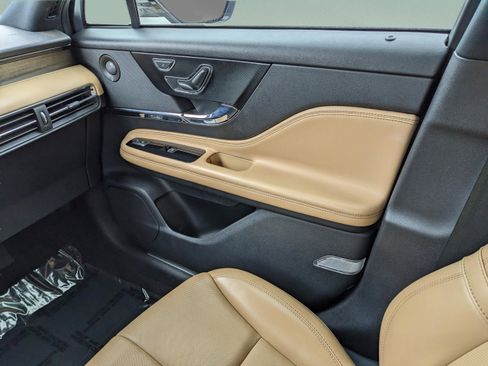 Used 2021 Lincoln Corsair Reserve image 14