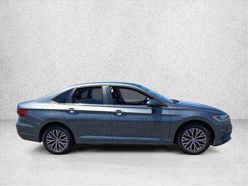 Used 2019 Volkswagen Jetta SE FWD image 4