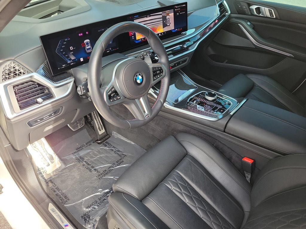 Used 2025 BMW X7 M60i AWD/4WD image 5
