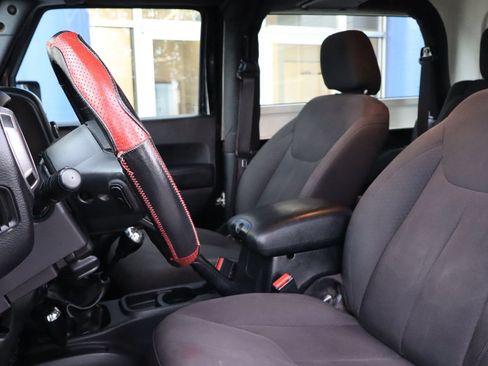 Used 2017 Jeep Wrangler Sport AWD/4WD image 9