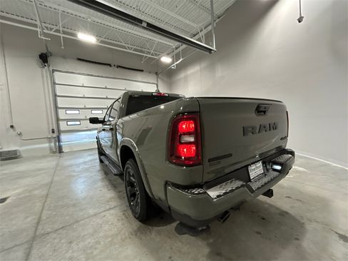 New 2026 RAM 1500 4x4 Crew Cab image 8