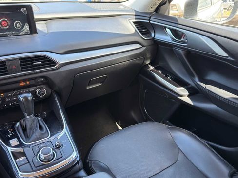 Used 2018 MAZDA CX-9 Touring w/ Touring Premium Package FWD image 28