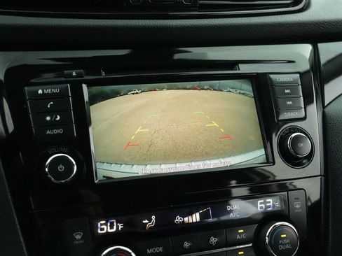 Used 2021 Nissan Rogue Sport SV image 14