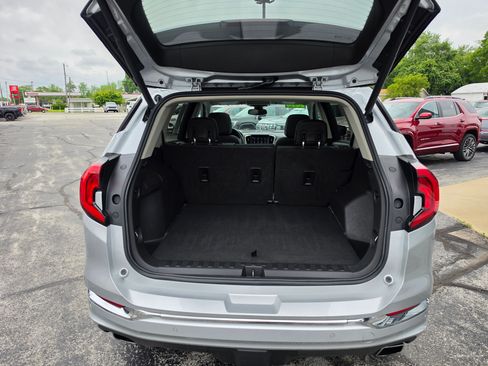 Used 2020 GMC Terrain Denali w/ Denali Premium Package FWD image 6