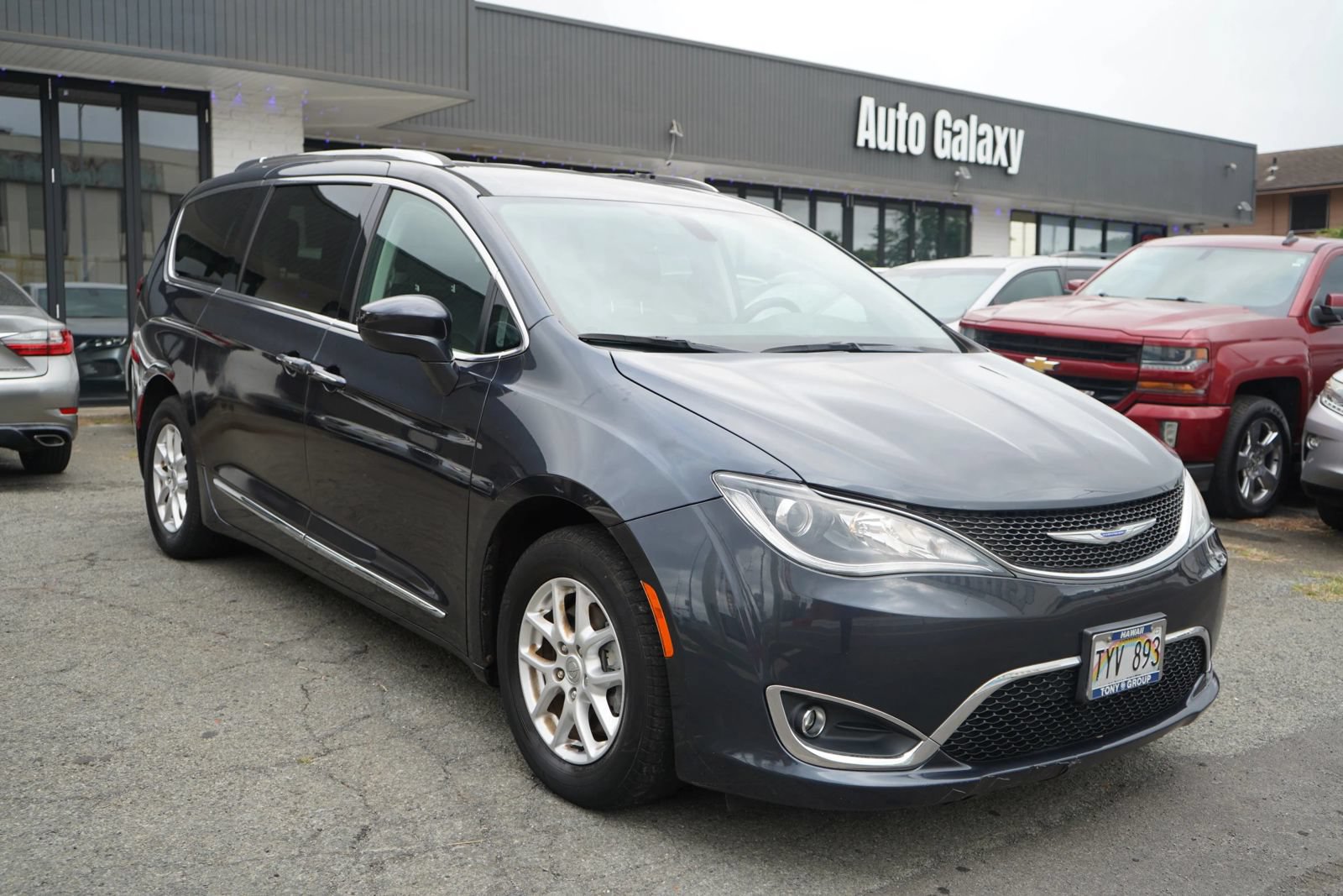 Used 2020 Chrysler Pacifica Touring-L FWD image 4