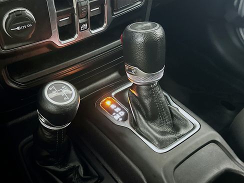 Used 2023 Jeep Wrangler Unlimited w/ Cold Weather Group AWD/4WD image 24