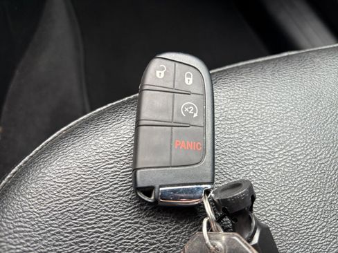Used 2025 Jeep Compass Limited AWD/4WD image 21