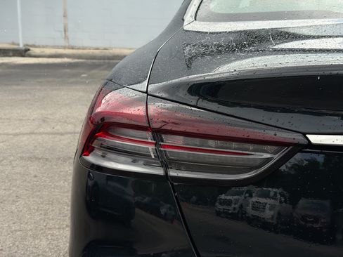 Used 2023 Maserati Quattroporte Modena RWD image 10