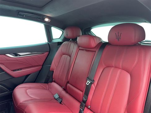 Used 2021 Maserati Levante S GranSport image 39