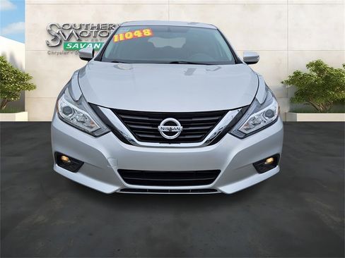 Used 2017 Nissan Altima 2.5 SL w/ Moonroof Package image 8