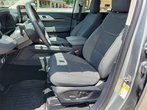Used 2025 Ford Explorer Active image 11