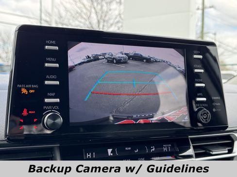 Used 2021 Toyota Sienna XLE image 8