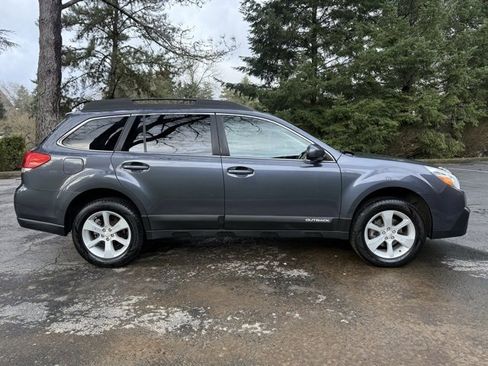 Used 2014 Subaru Outback 2.5i Premium image 4