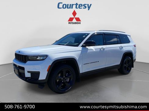 Used 2023 Jeep Grand Cherokee L Laredo AWD/4WD image 1