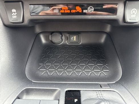 Used 2025 Toyota RAV4 LE image 28