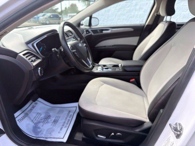 Used 2019 Ford Fusion SE w/ Equipment Group 151A FWD image 13