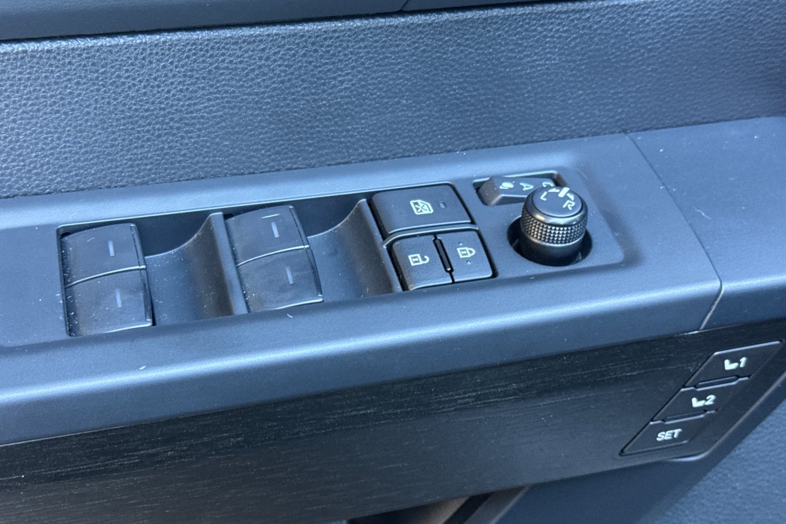 Certified 2026 Toyota Sequoia Capstone AWD/4WD image 15