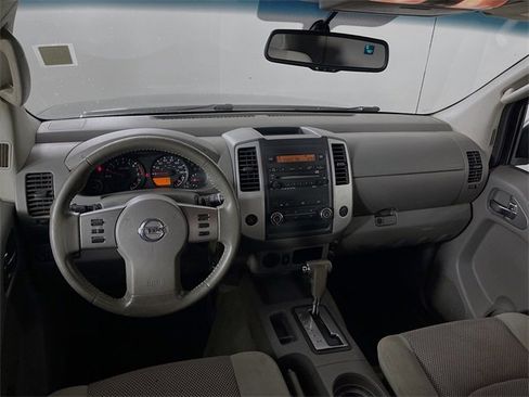 Used 2011 Nissan Frontier SV w/ SV Premium Utility Pkg image 21