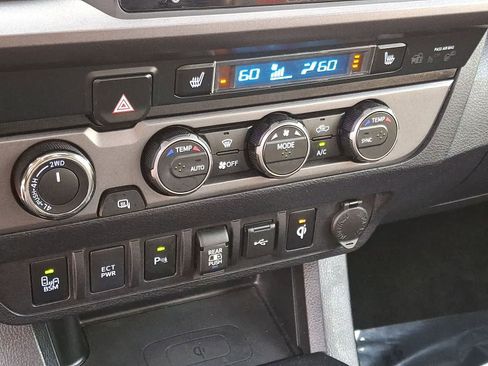 Used 2020 Toyota Tacoma 4x4 Double Cab image 24