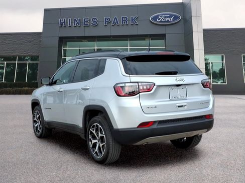 Used 2025 Jeep Compass Limited AWD/4WD image 5