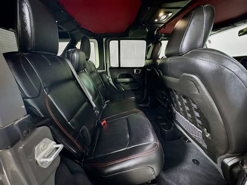 Used 2019 Jeep Wrangler Unlimited Rubicon image 32