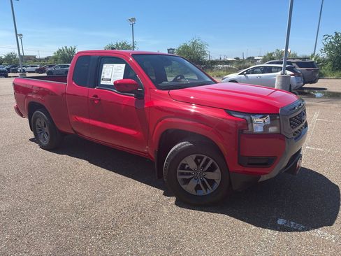 Used 2025 Nissan Frontier SV RWD image 1