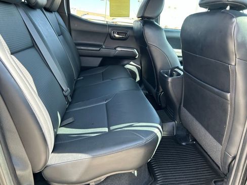 Used 2018 Toyota Tacoma Limited AWD/4WD image 27