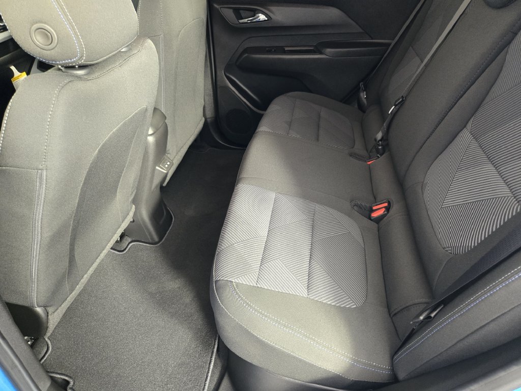 New 2027 Chevrolet Bolt LT w/ Comfort Package FWD image 34