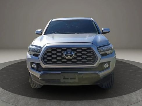 Used 2021 Toyota Tacoma TRD Off-Road w/ TRD Premium Off Road Package AWD/4WD image 3