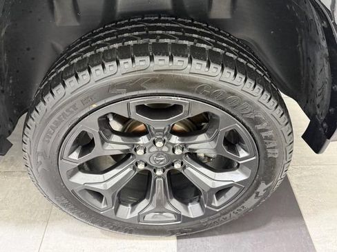 Used 2020 RAM 1500 Limited w/ Black Appearance Package AWD/4WD image 5