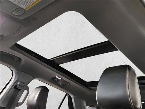 Used 2020 Ford Explorer Limited image 16