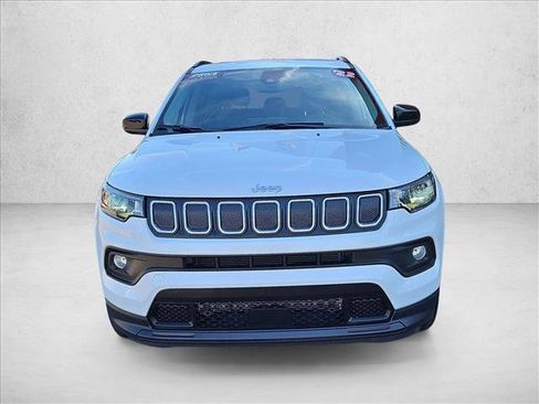 Used 2022 Jeep Compass Latitude image 2